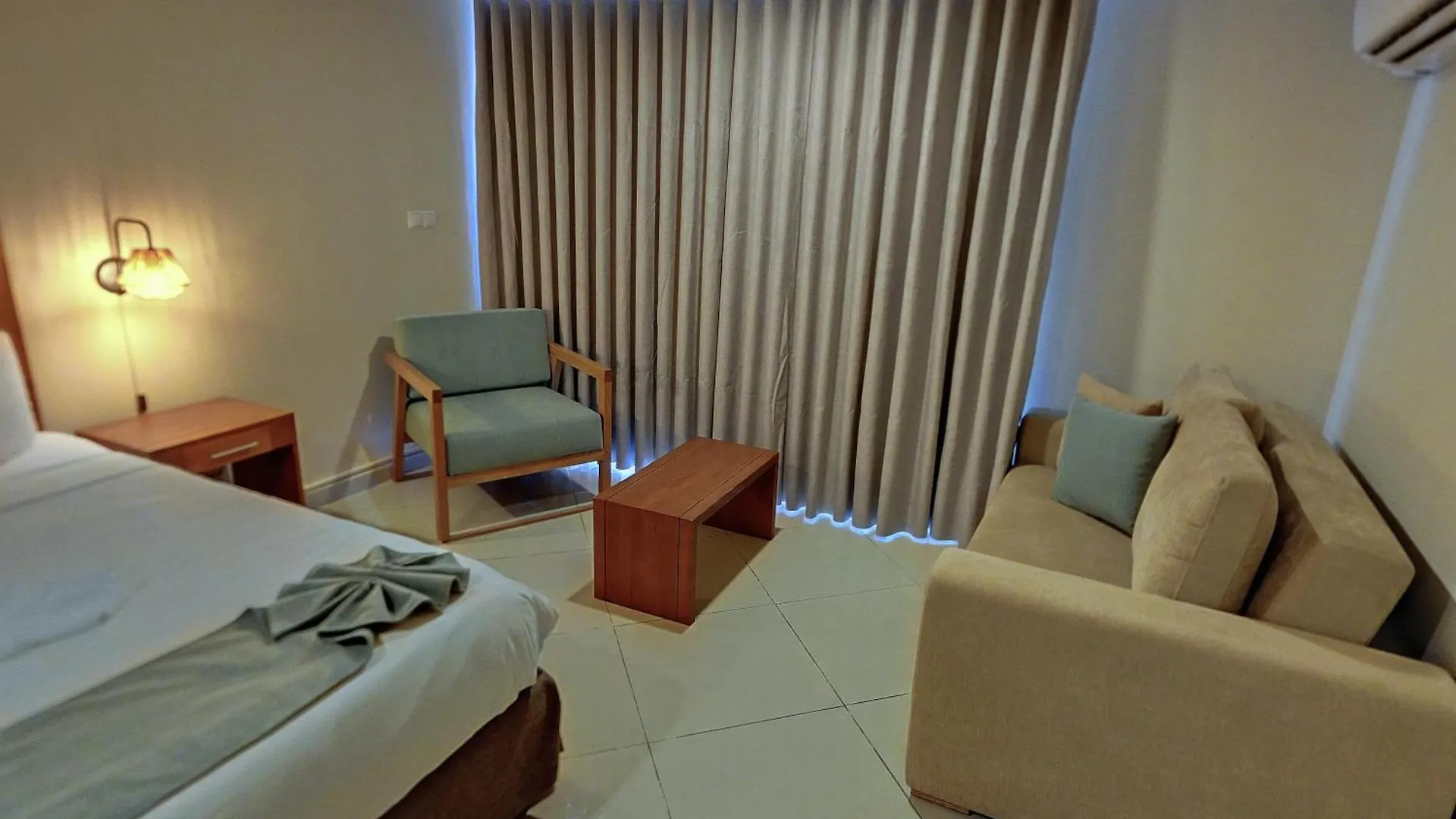City Suites & Beach Hotel Willemstad 3*,  Curaçao