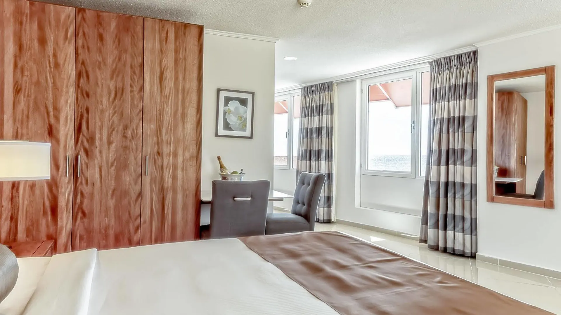 City Suites & Beach Hotel Willemstad